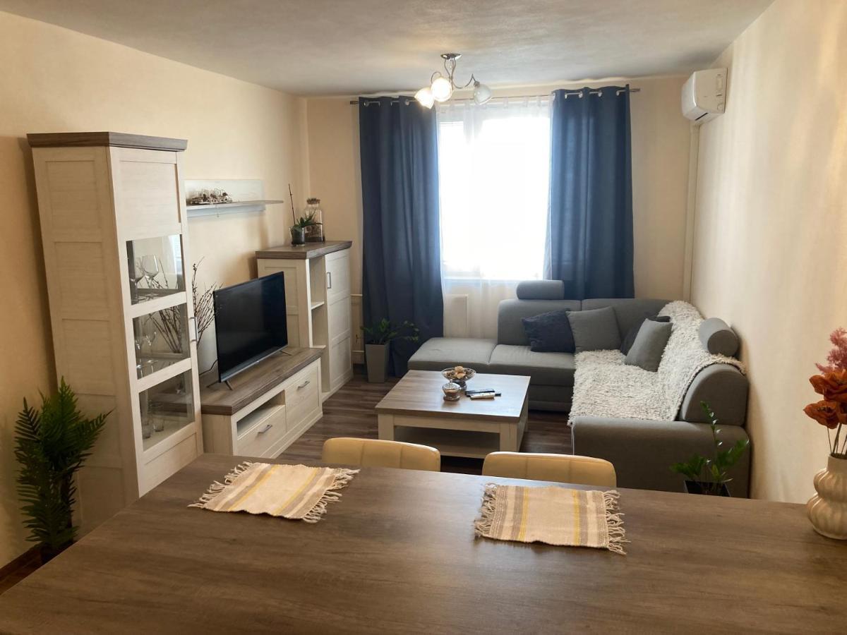 2 Rooms Apartment In Michalovce Luaran gambar
